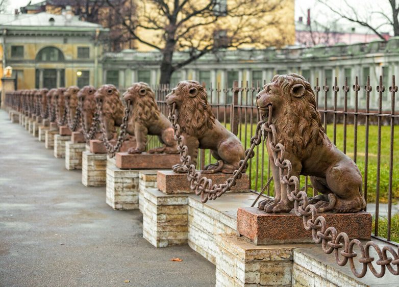 Почему Санкт-Петербург — город львов?