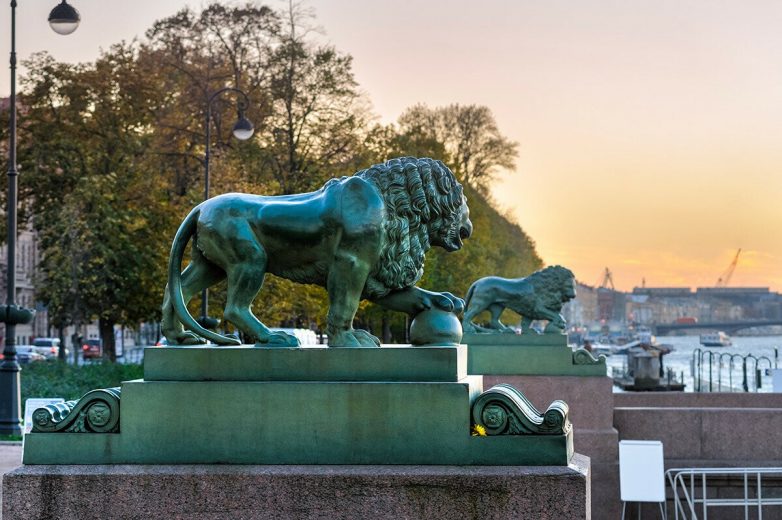 Почему Санкт-Петербург — город львов?