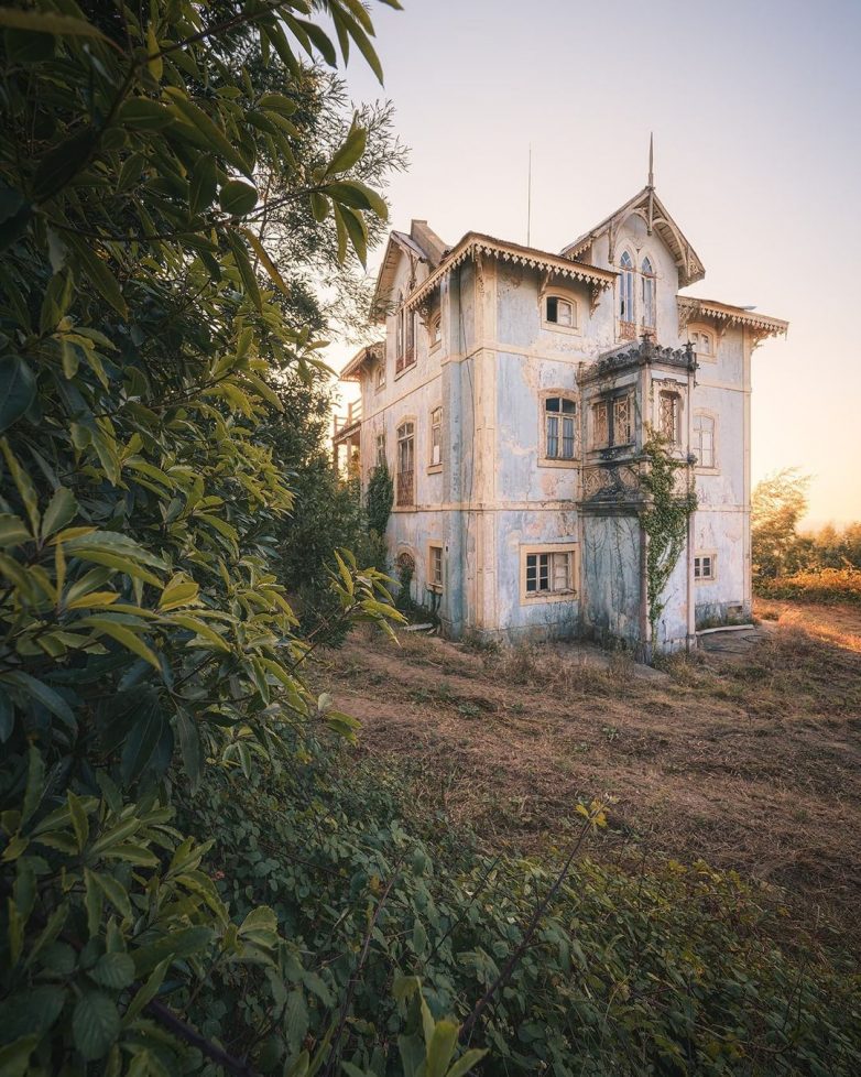 Места, оставленные людьми, на атмосферных фото Маттиаса Хакера