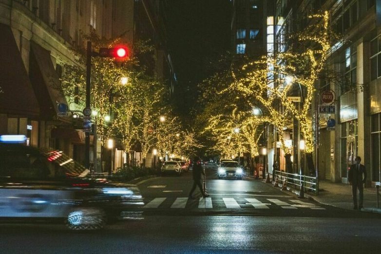 Город контрастов: 14 фото, показывающих, как причудливо в Токио переплелись традиции и современность