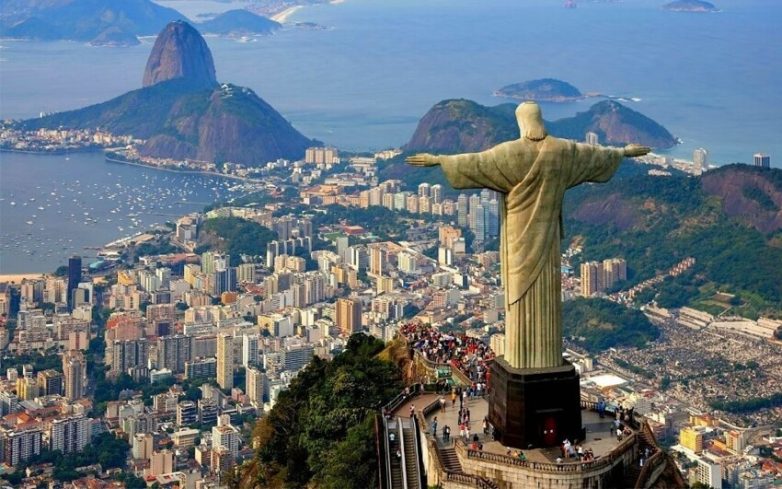 Для чего перенесли столицу в Бразилии?