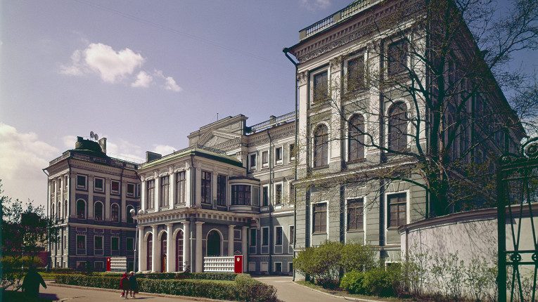 4 дворца, которые обязательно нужно посетить при визите в Северную столицу