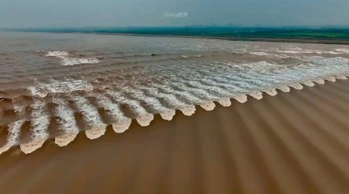 Прилив в виде рыбьей чешуи
