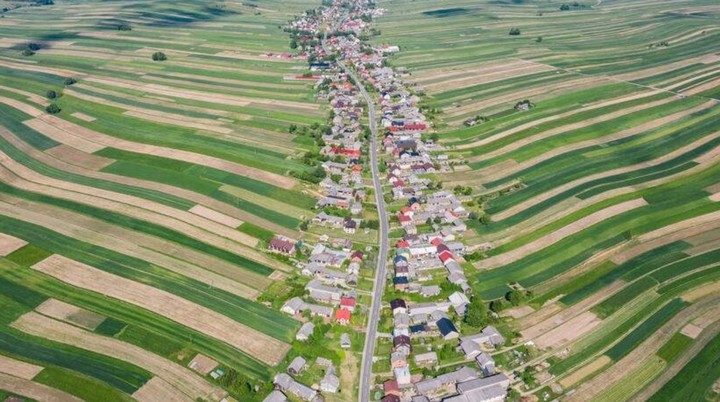 Деревня, где все жители живут на одной улице