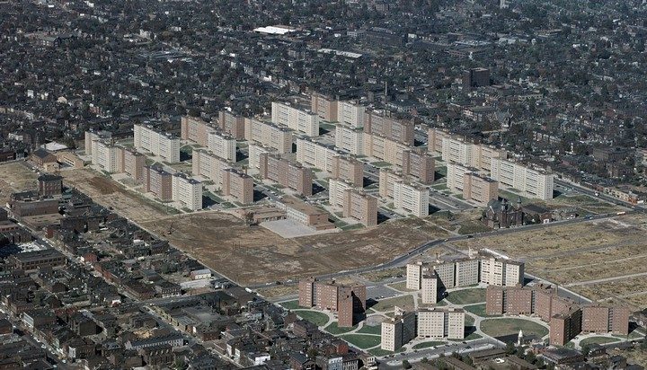Как утопия социального жилья превратилась в символ провала