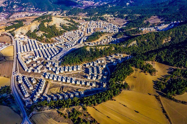 Город замков, который так и не заселили