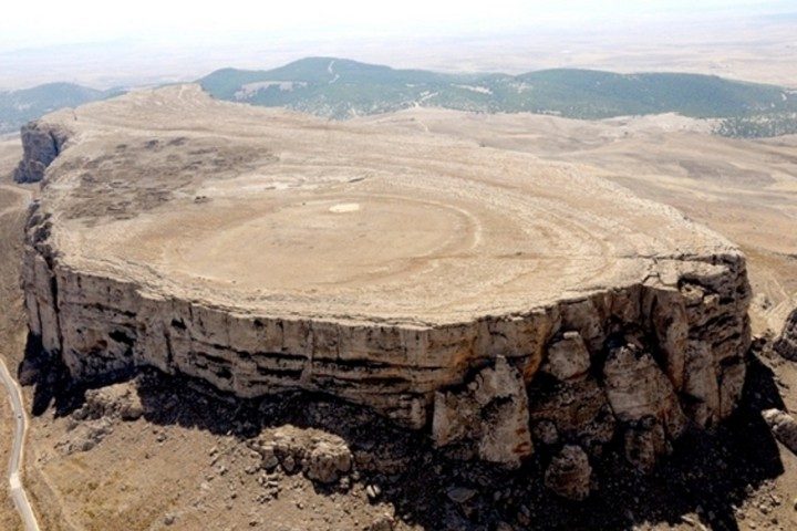 Каменная цитадель, легенды и геология Туниса