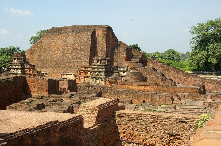 Каким мог быть первый университет мира