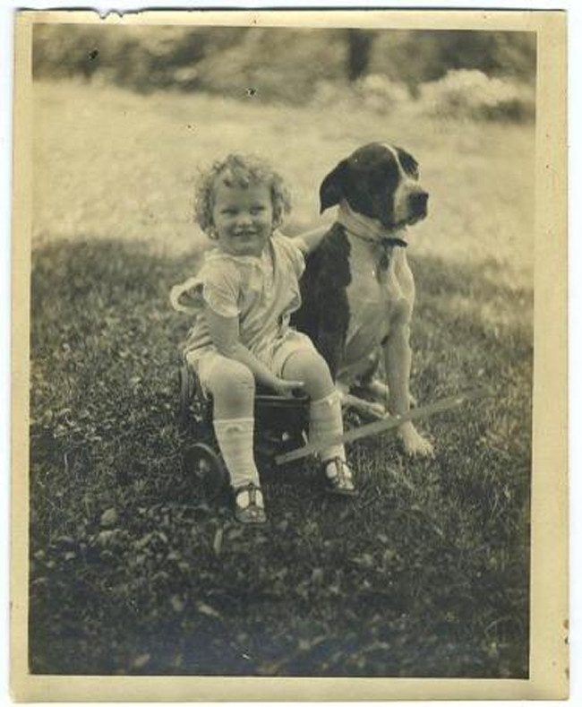 20 ретро-фотографий: дети и собаки