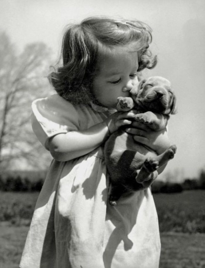 20 ретро-фотографий: дети и собаки