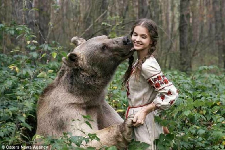 Удивительные портреты девушек с дикими животными