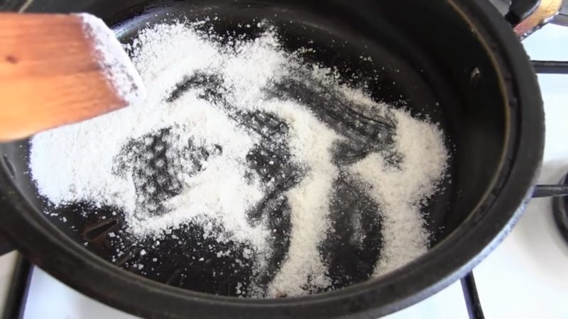 Что делать если к сковороде всё прилипает / Домоседы